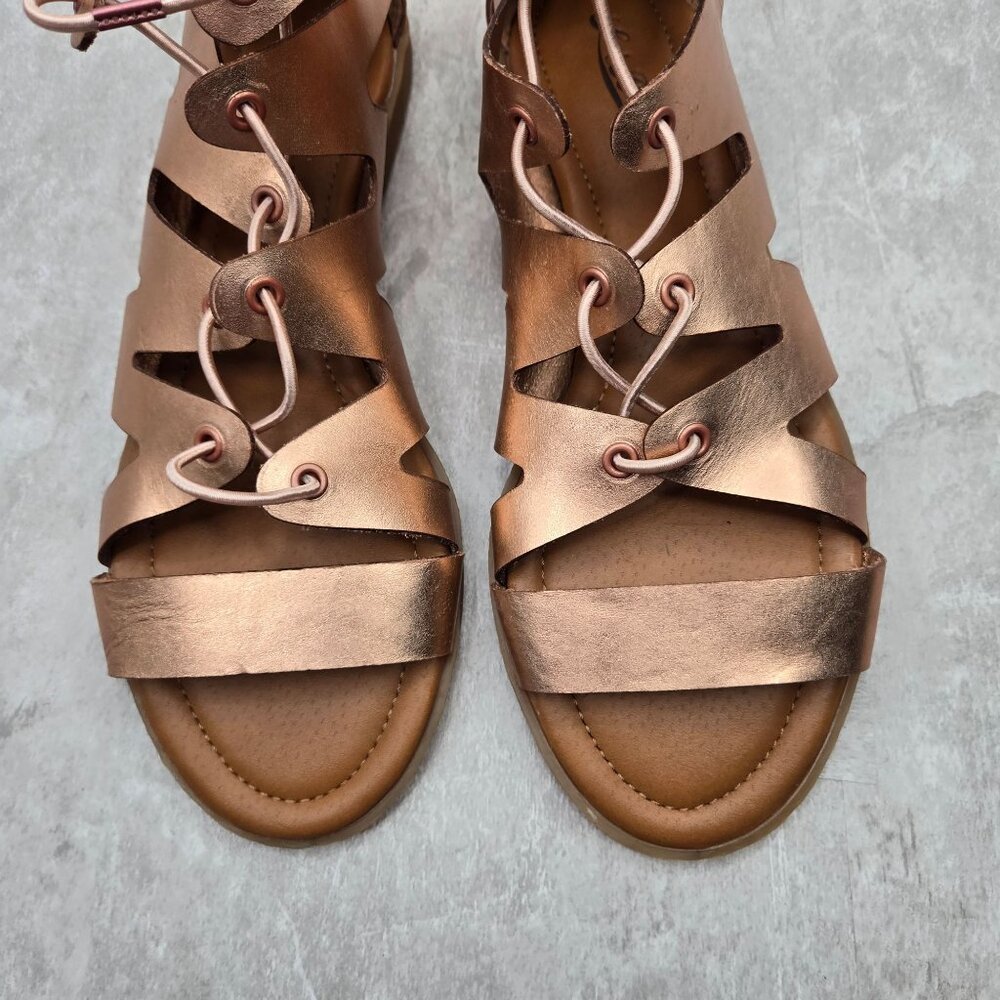Lucky Brand Gladiator Sandals Sz 10 Rose Gold Leather Bohemian Strappy Flat - Picture 3 of 10